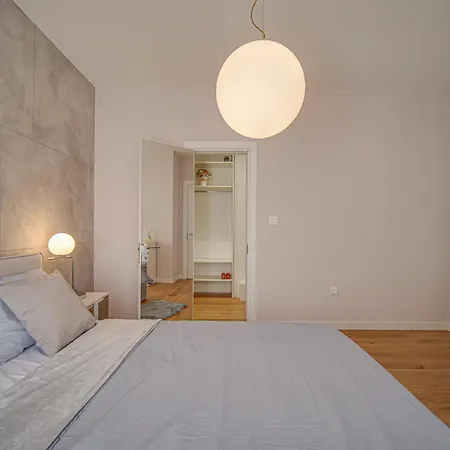 2 Bedroom With Parking Apartman